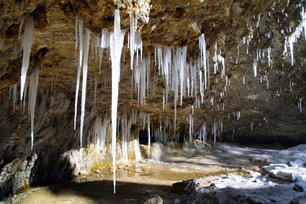 Hanging Lake Winter Hike Guide