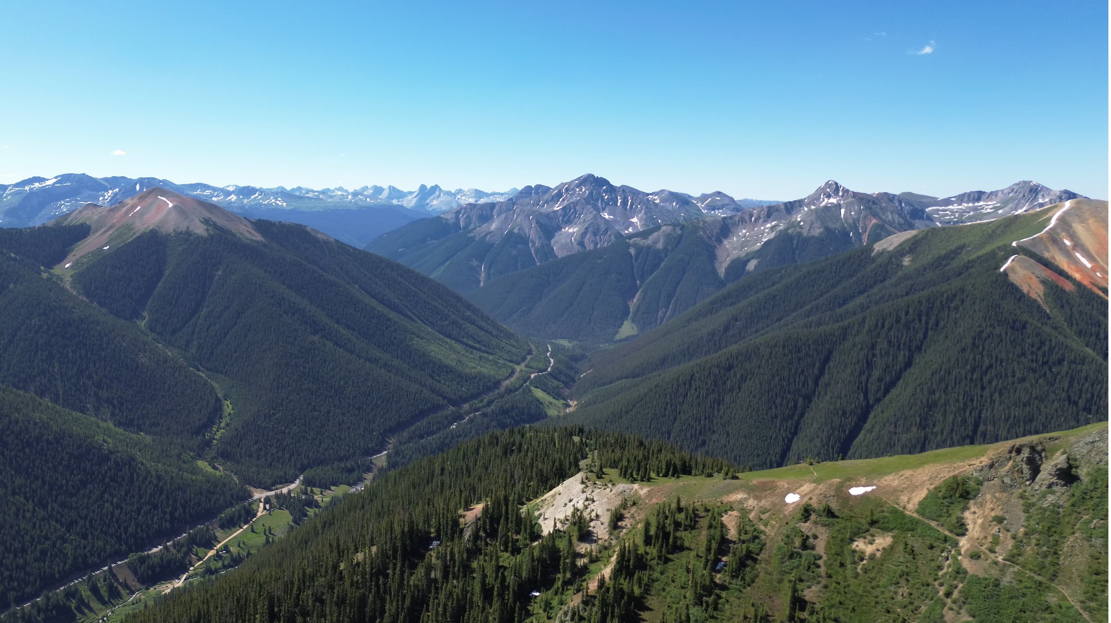 The views South on the approach to Columbine lake.
